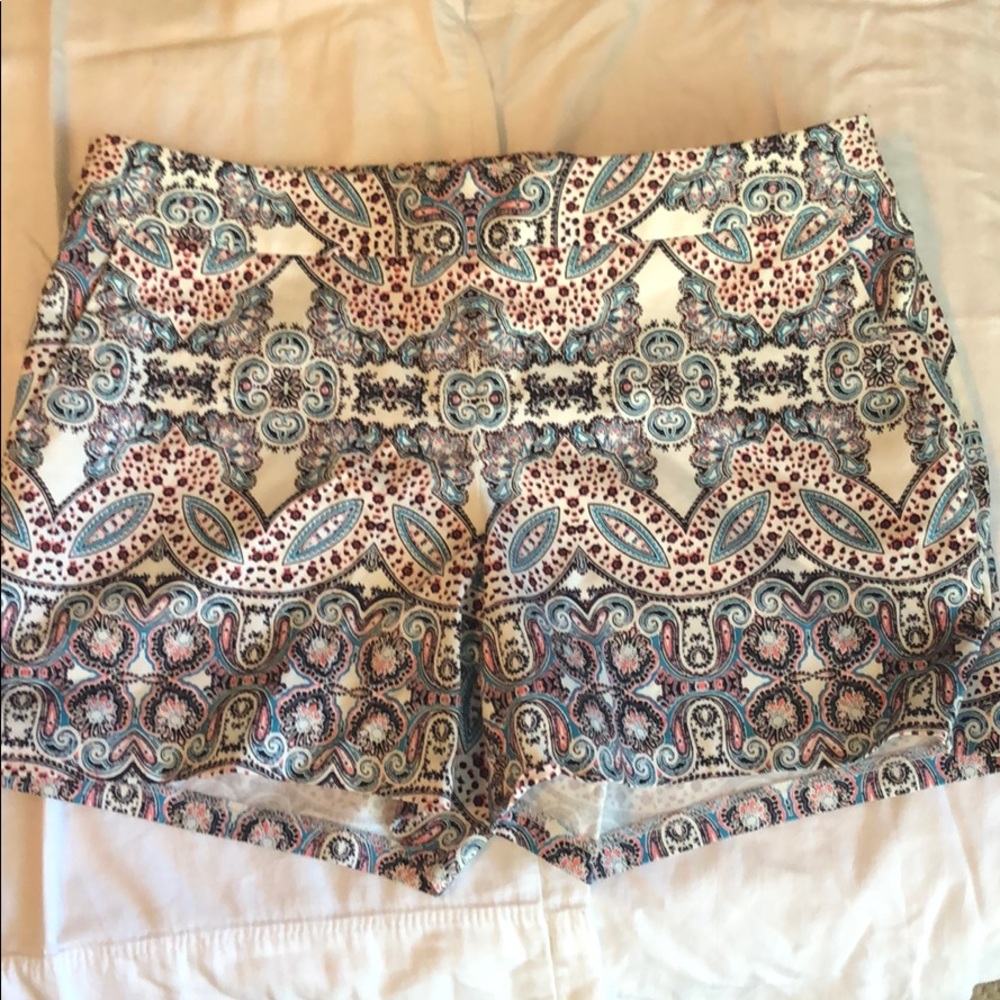 Side zip shorts